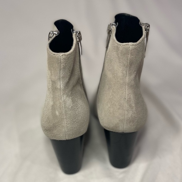 Nine West Neva2 Ankle Boot women size 8.5M gray suede 3 in. heel dbl zipper NWOB - Picture 6 of 12